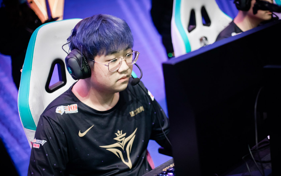 LGD碾压EDG，Xiaohu成为全场焦点小组赛3:0（伦敦）