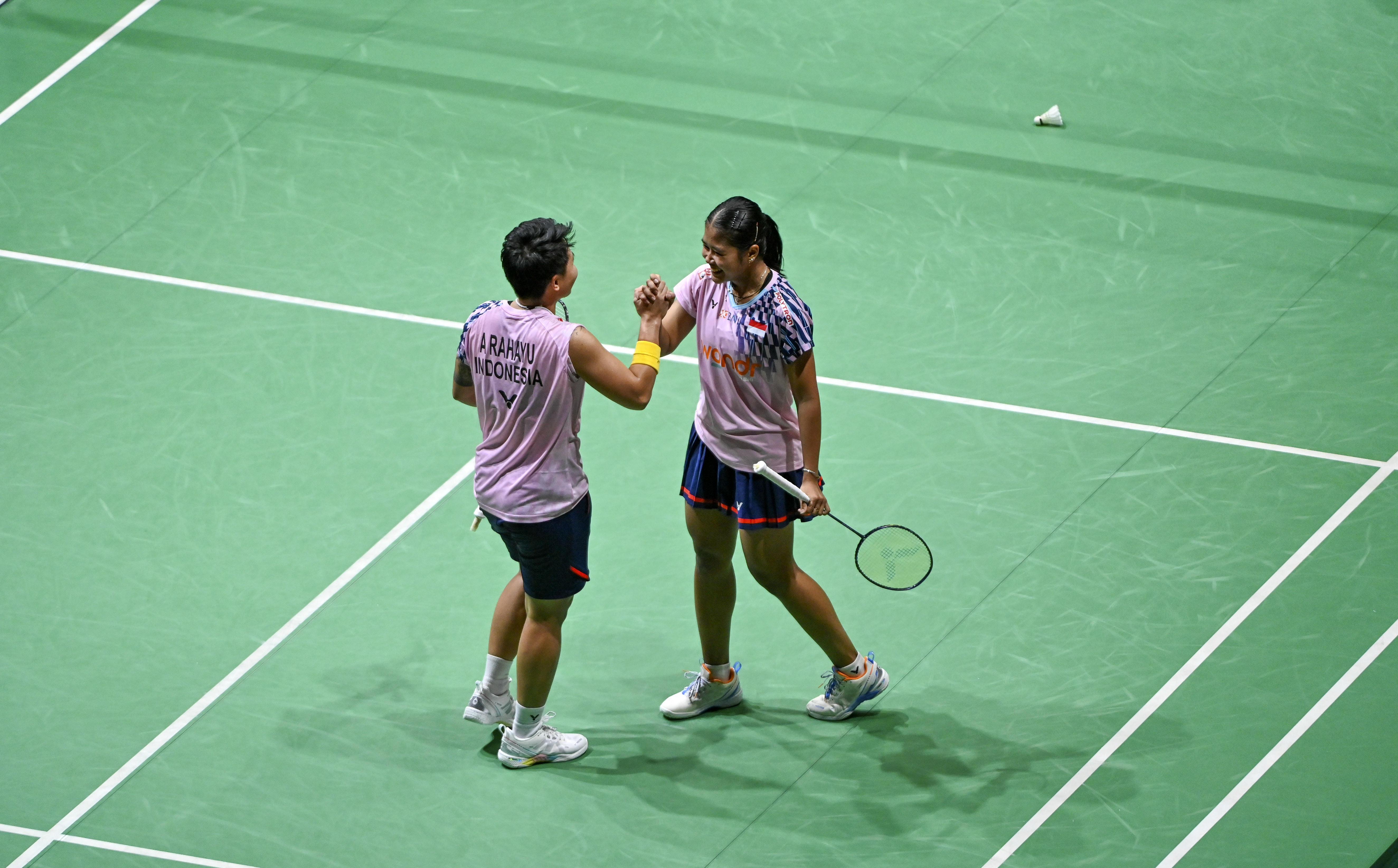 关于马来西亚羽毛球队险胜英格兰羽毛球队，马琳高光表现的信息