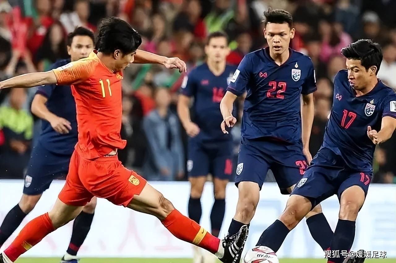 韩国队完胜泰国队，黄鸭组合统治全场