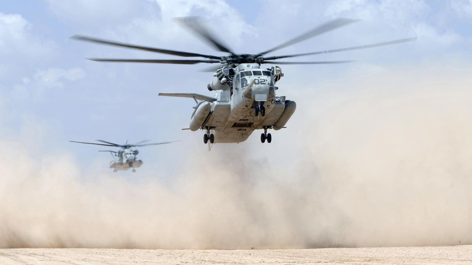 浓眉的深夜方程式，F1街道赛之夜与一手掌控的胜利法则