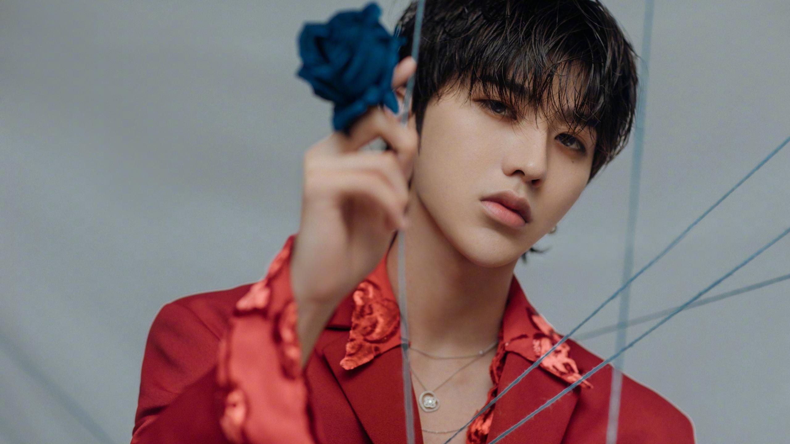 体育风云录，乌克兰足球力克皇家社会，阿克F1揭幕战一骑绝尘