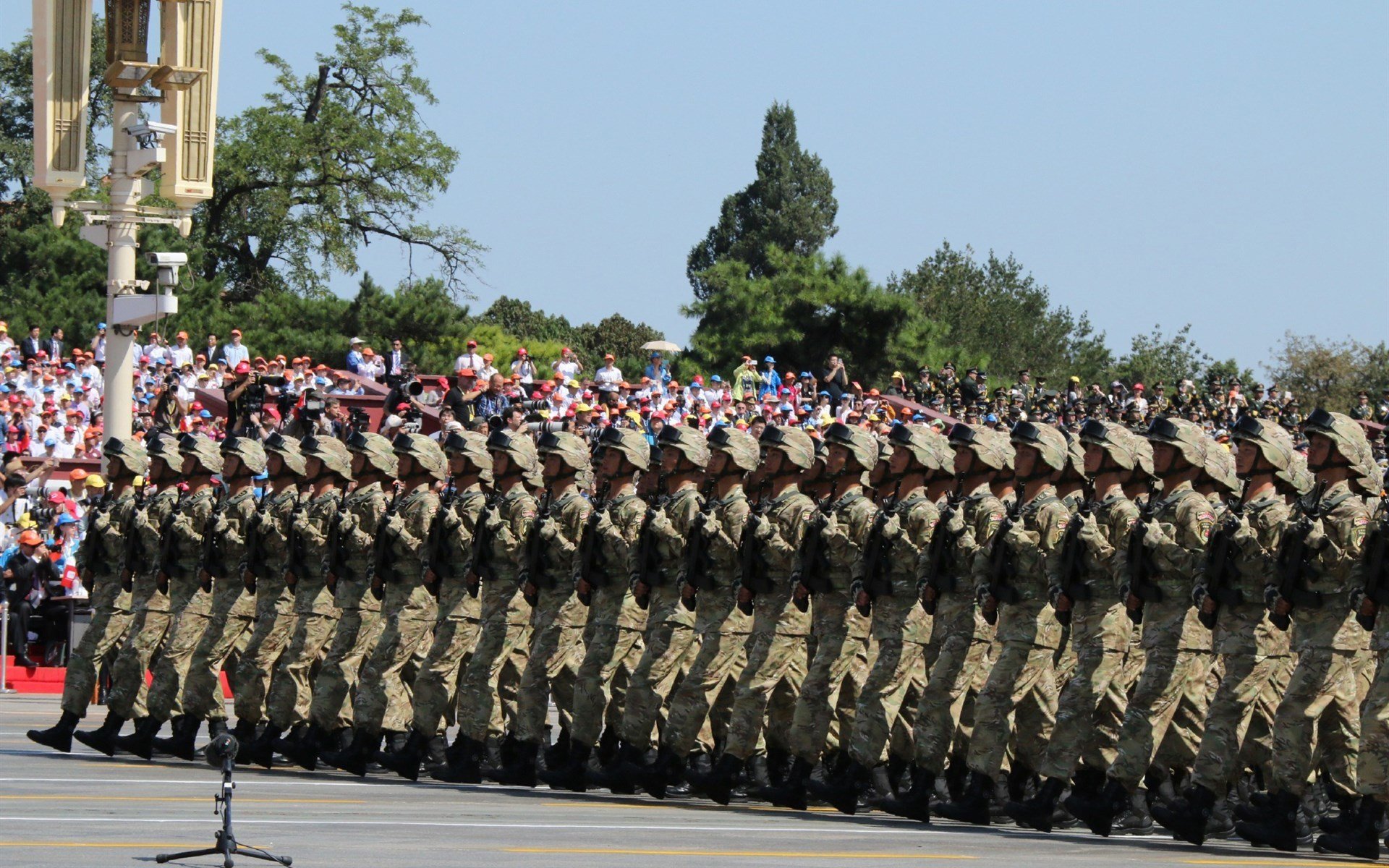 开云体育中国-荷兰险胜洪都拉斯，当团队足球的冰，遇上本泽马们点燃赛场的火