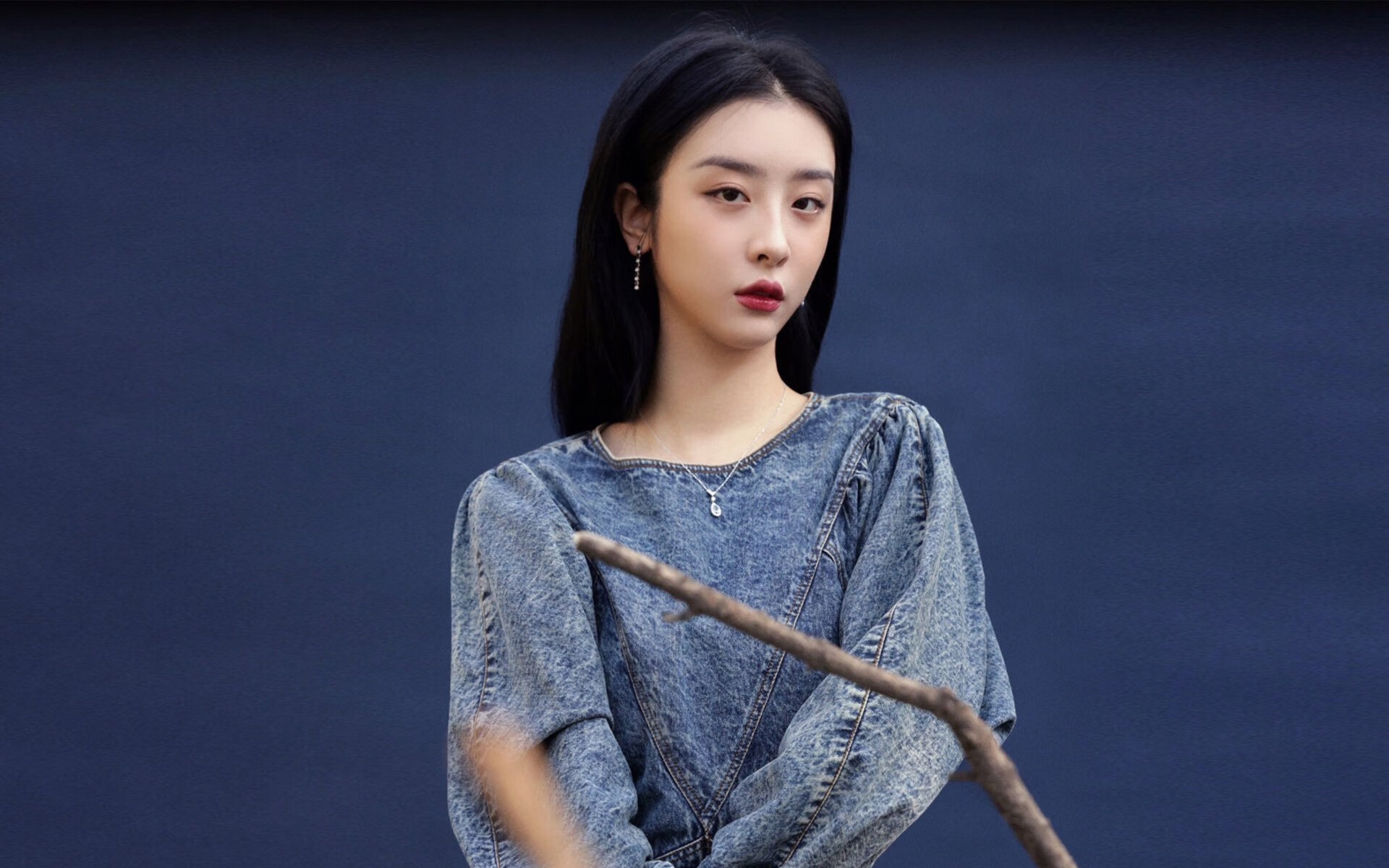 开云体育在线-攻防一体！伦纳德爆炸数据掀翻开拓者，快船窒息封锁彰显冠军相