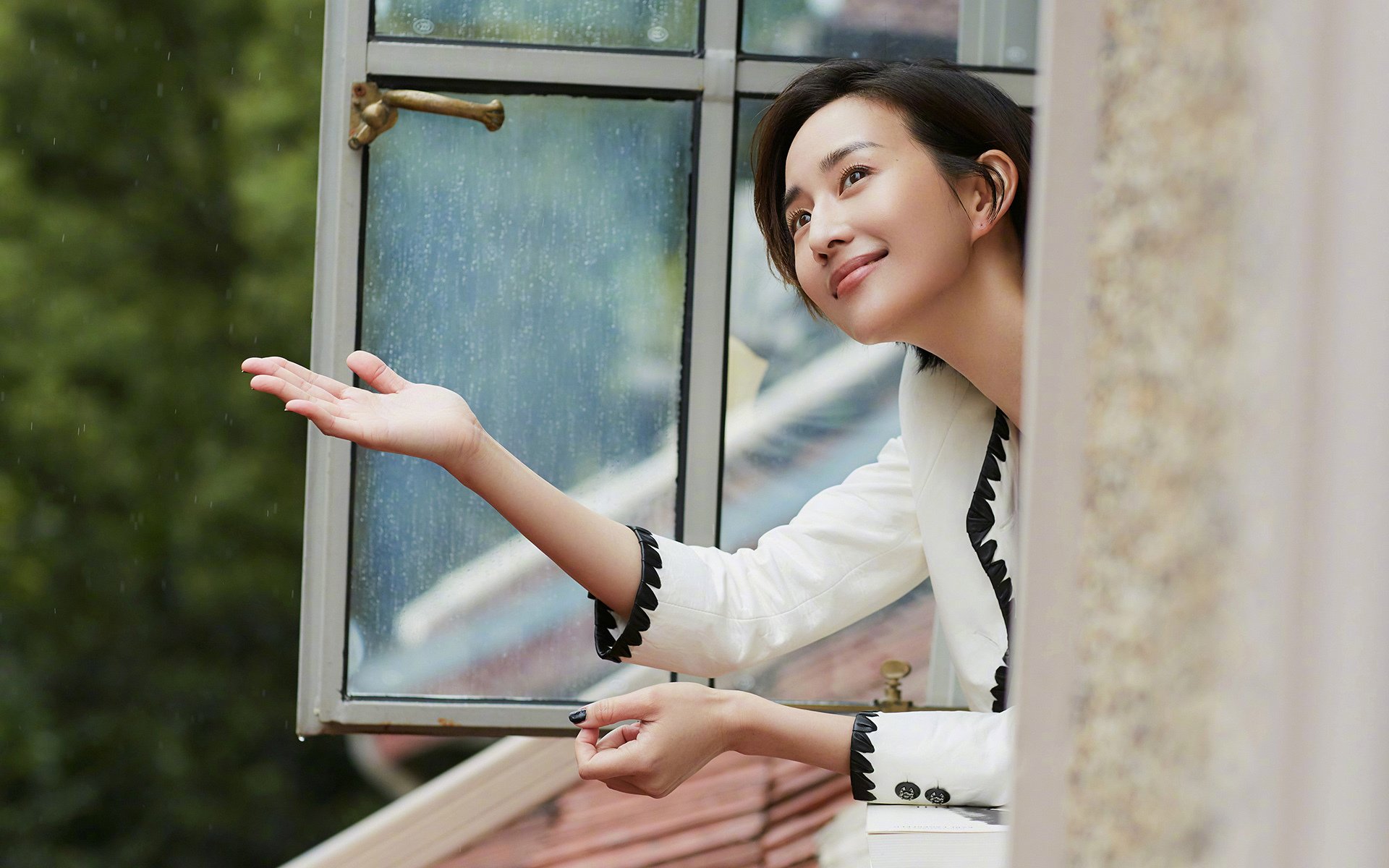 速度与传奇的交汇，F1新赛季揭幕战之夜见证欧文刷新纪录