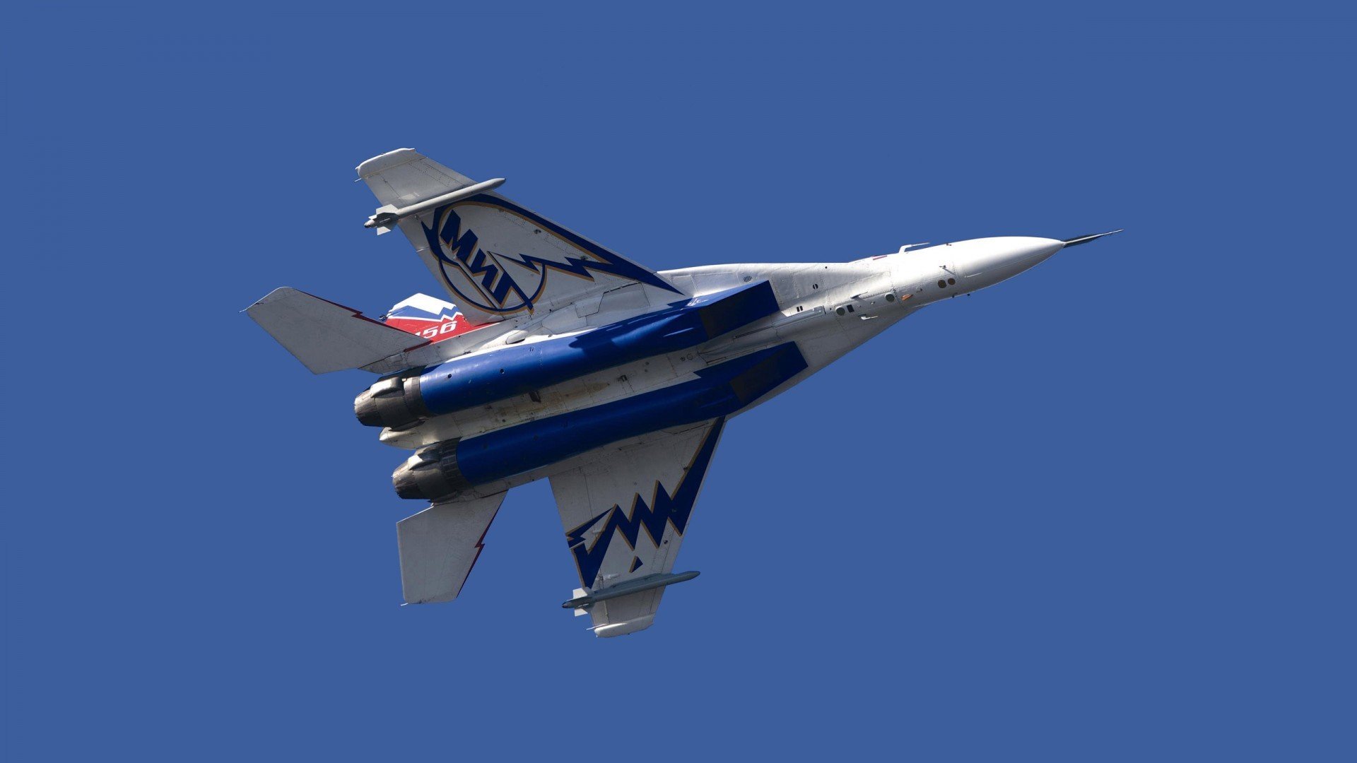 哈登决胜时刻挺身而出，NBA总决赛之夜的英雄传奇