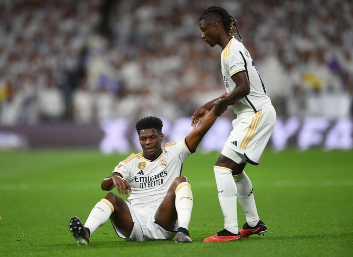 开云APP-F1街道赛之夜，楚阿梅尼关键节点连续得分