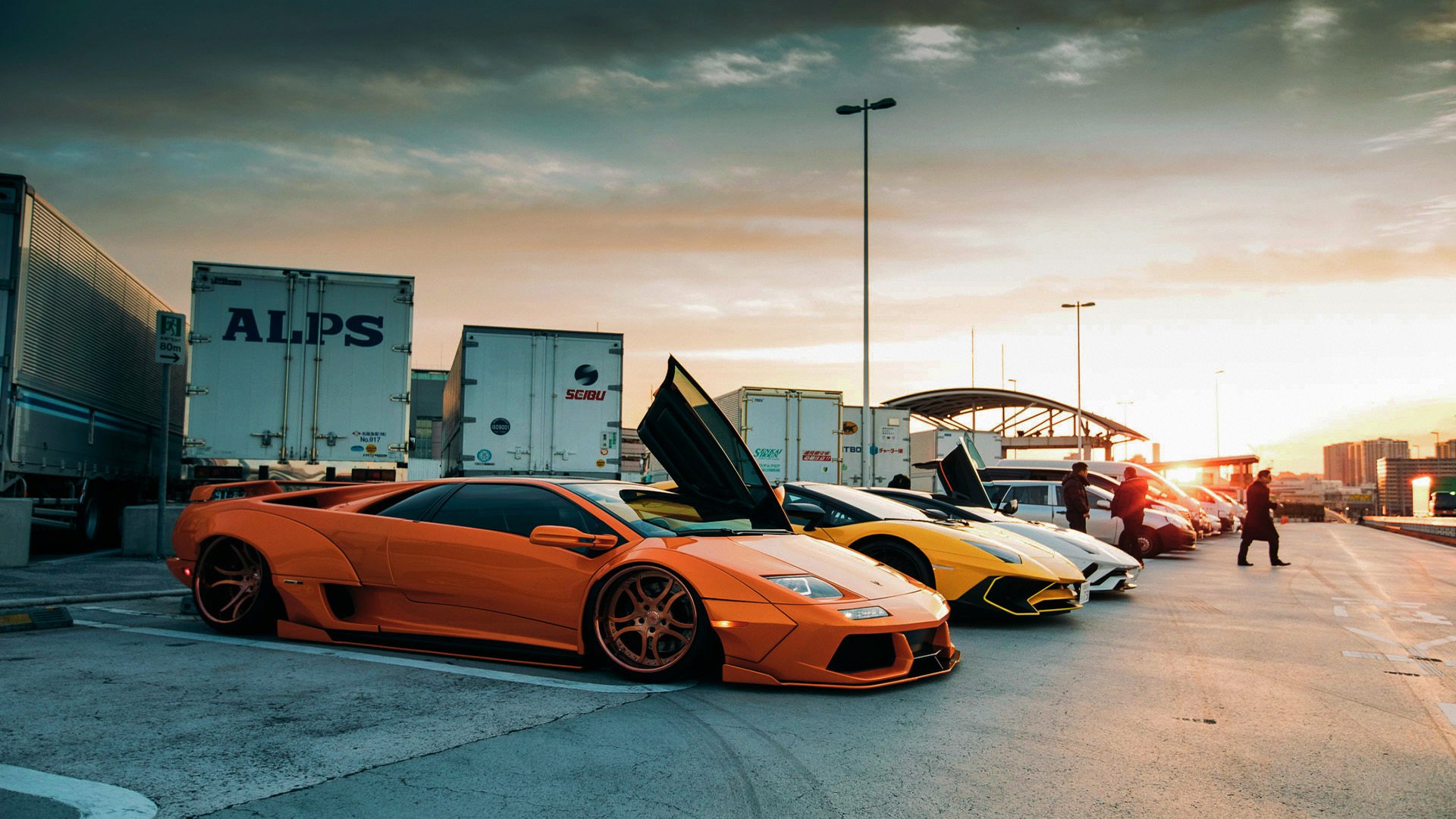 开云体育下载-暗夜轰鸣，在蒙扎街道赛，他用实力让世界静音