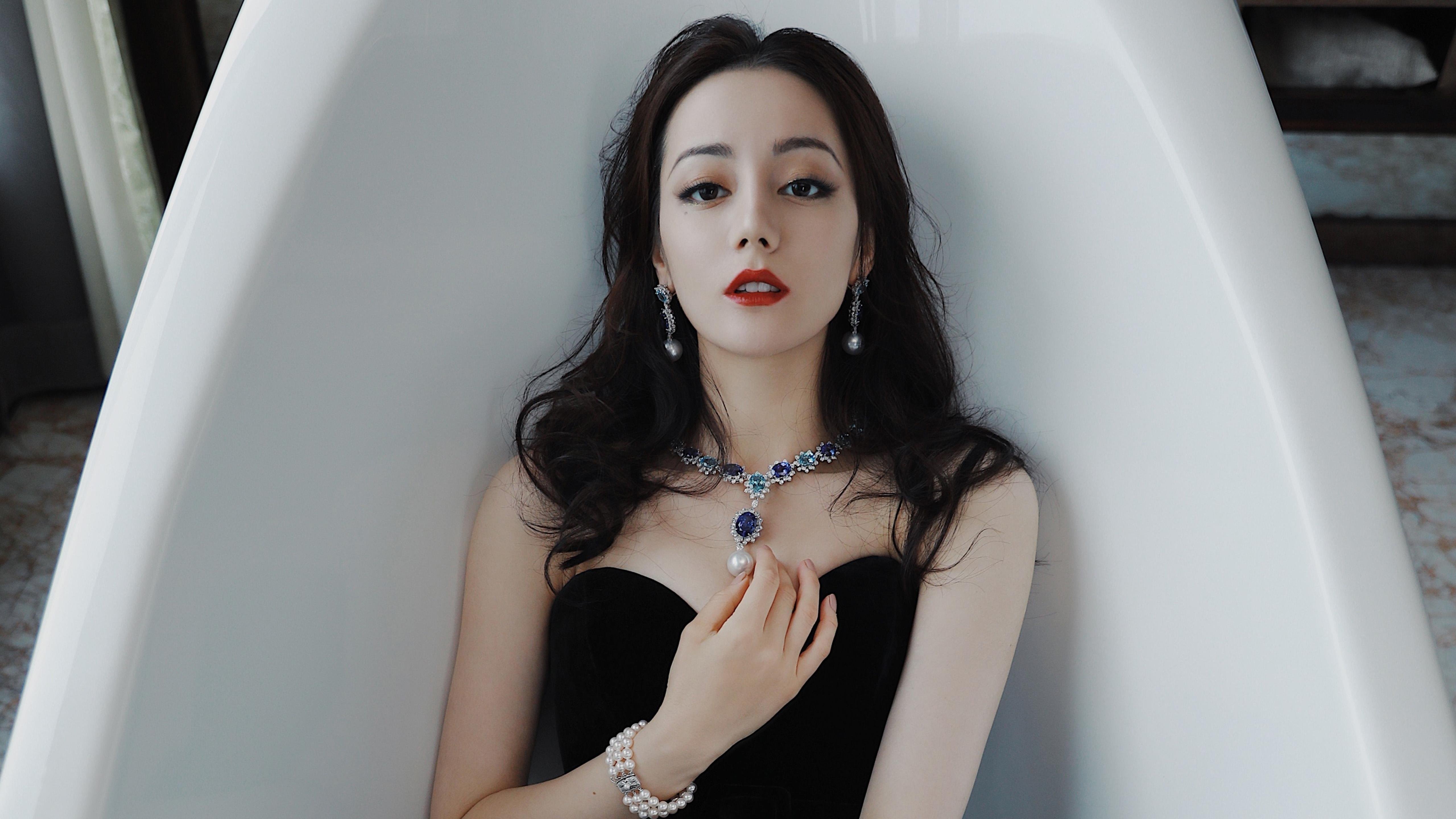 开云下载-格子军魂与北非雄鹰的碰撞，阿诺德关键发挥，门将神勇铸就经典